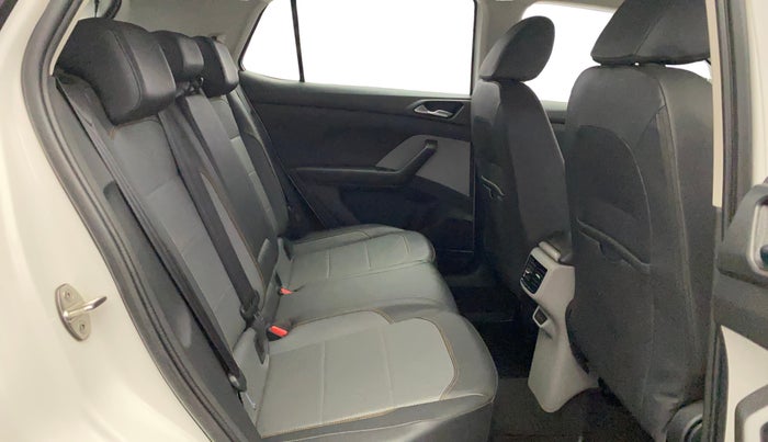 2022 Skoda KUSHAQ STYLE 1.0L TSI AT, Petrol, Automatic, 72,368 km, Right Side Rear Door Cabin