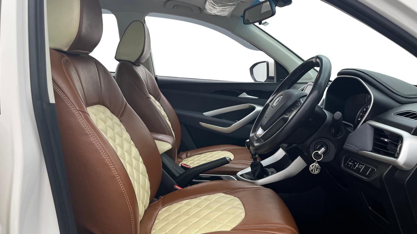 2021 MG HECTOR SHINE 1.5 PETROL TURBO MT, Petrol, Manual, 41,754 km, Right Side Front Door Cabin