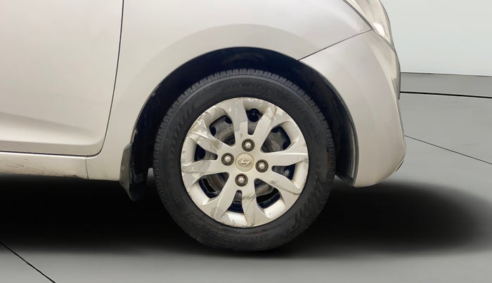 2014 Hyundai Eon SPORTZ, Petrol, Manual, 99,432 km, Right Front Wheel