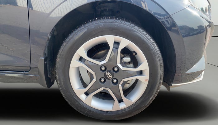 2023 Hyundai NEW I20 SPORTZ 1.2 IVT, Petrol, Automatic, 16,457 km, Right Front Wheel