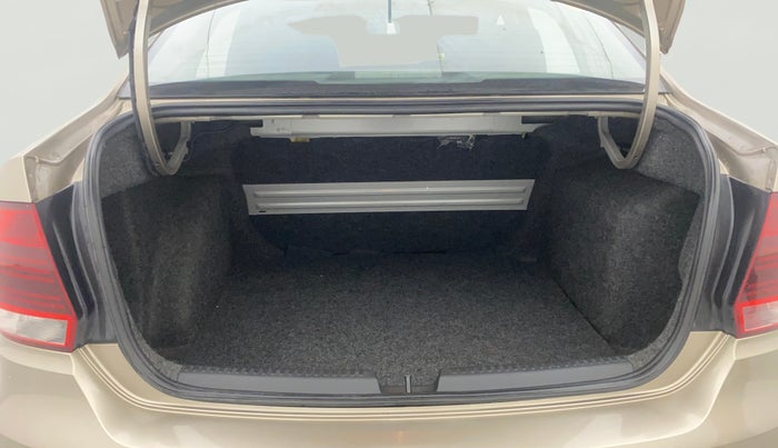 2015 Volkswagen Vento COMFORTLINE 1.6, Petrol, Manual, 29,969 km, Boot Open Zoomed View