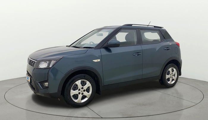 2023 Mahindra XUV300 W6 1.2 PETROL AMT, Petrol, Automatic, 27,860 km, Left Front Diagonal