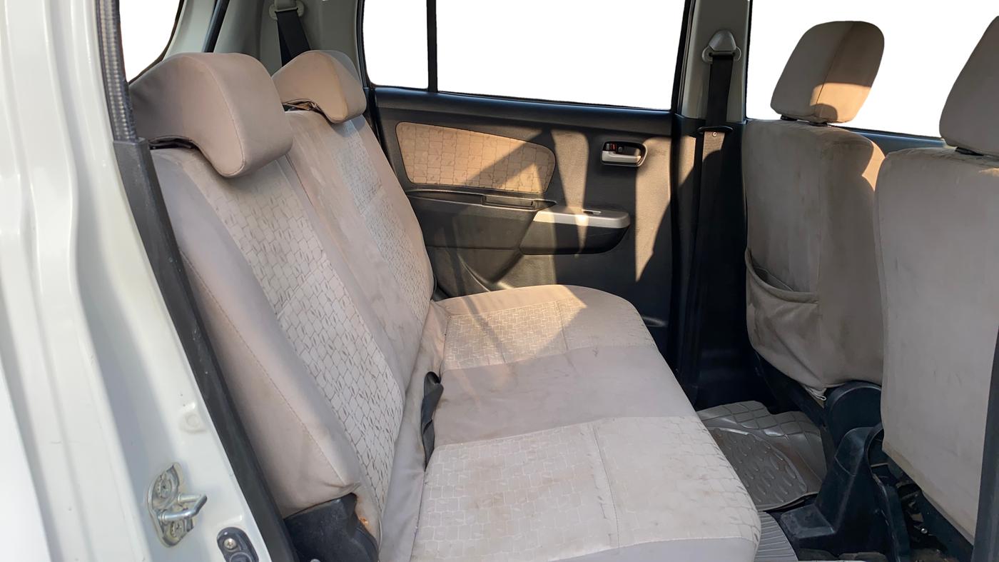 2015 Maruti Wagon R 1.0 VXI, Petrol, Manual, 88,204 km, Right Side Rear Door Cabin