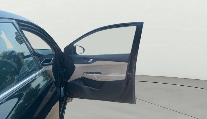 2019 Hyundai Verna 1.6 VTVT SX O, Petrol, Manual, 98,190 km, RHS Front Door