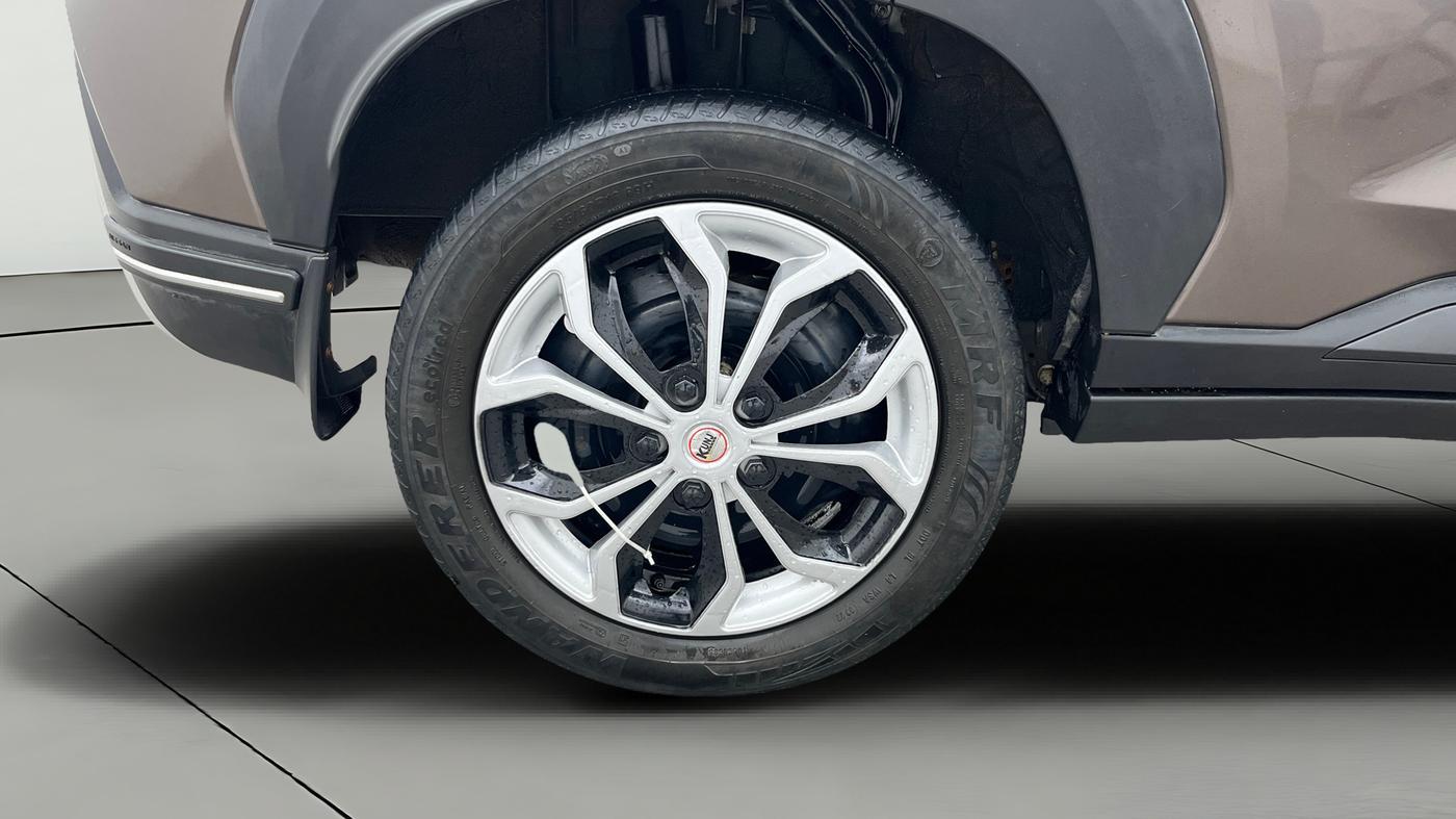 2022 Nissan MAGNITE XL, Petrol, Manual, 54,684 km, Right Rear Wheel