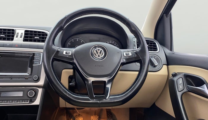 2017 Volkswagen Polo HIGHLINE1.2L, Petrol, Manual, 1,03,836 km, Steering Wheel Close Up