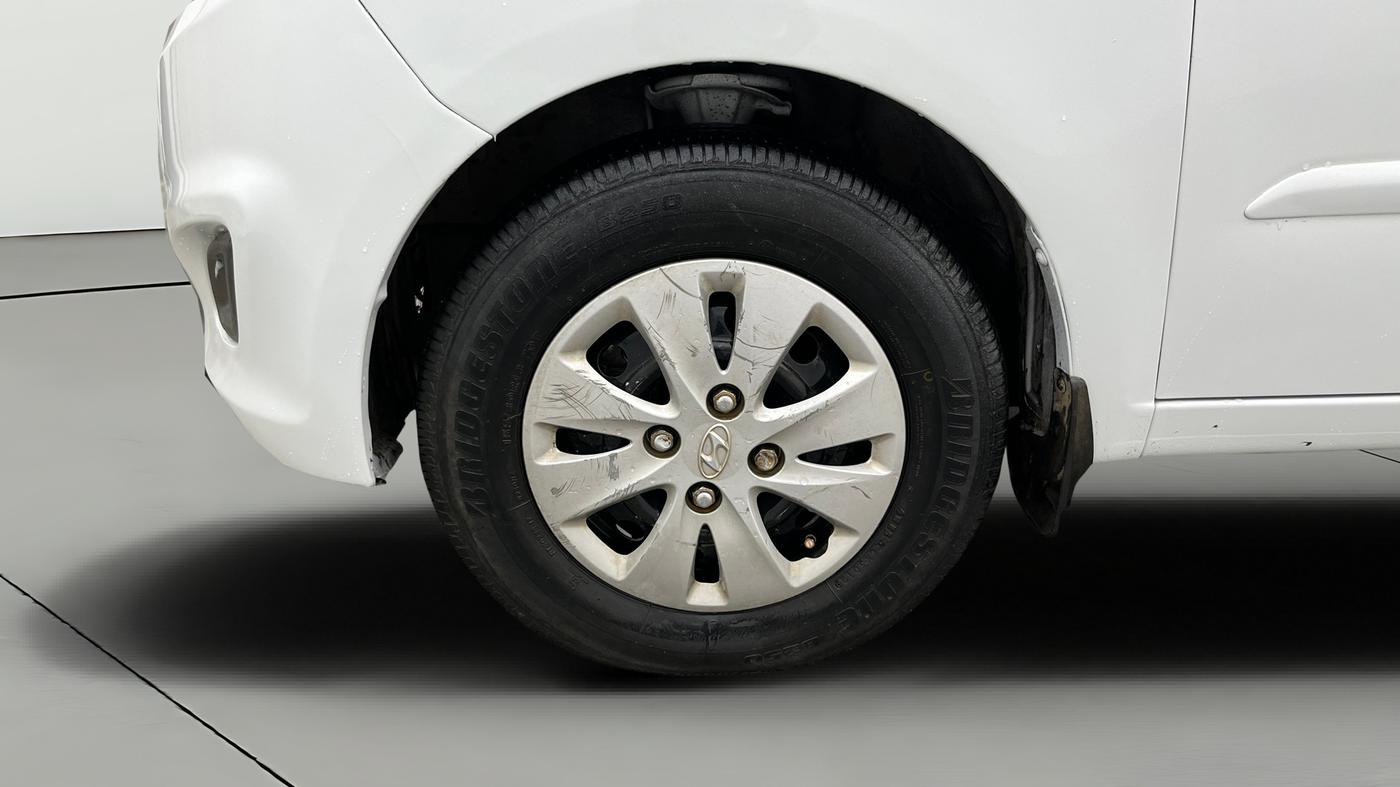 2013 Hyundai i10 SPORTZ 1.2 AT, Petrol, Automatic, 41,738 km, Left Front Wheel