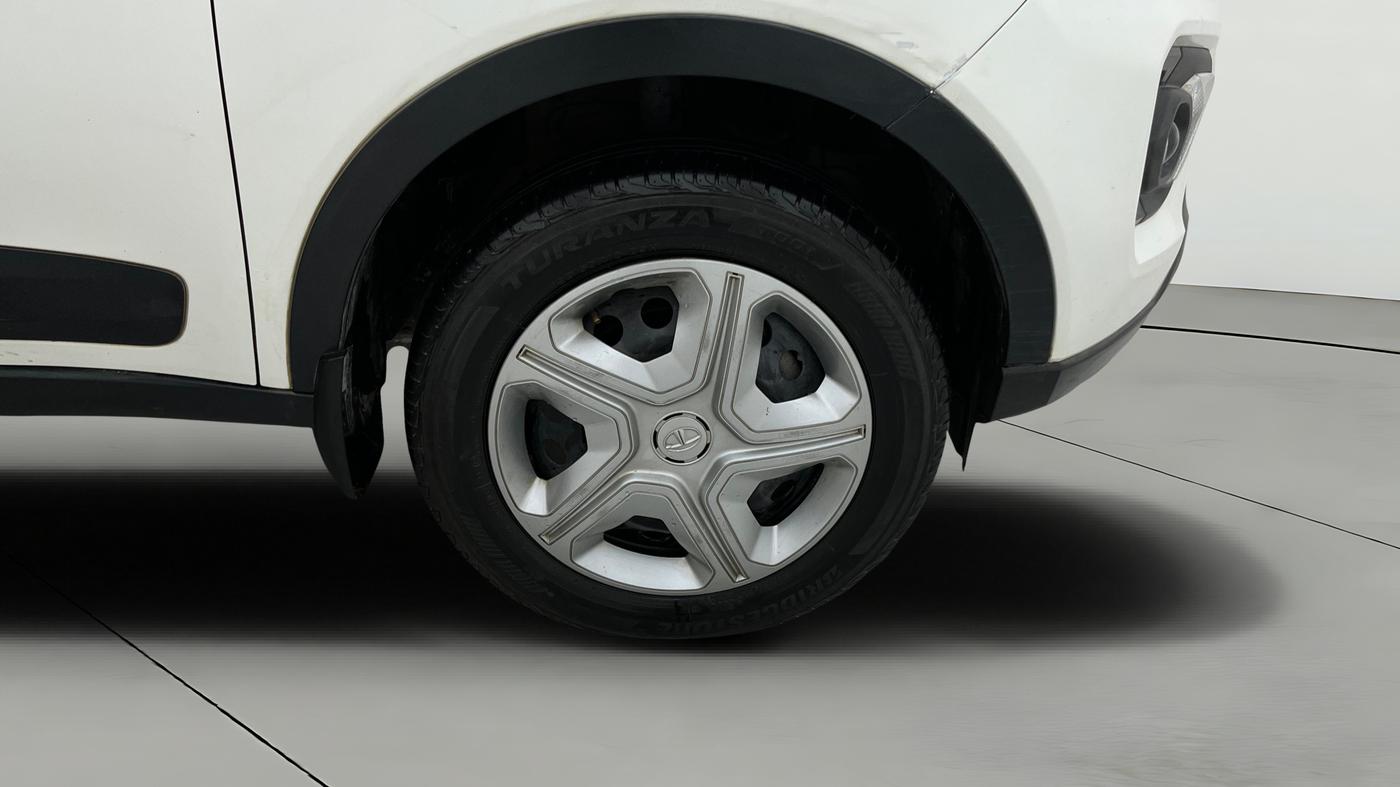 2020 Tata NEXON XM PETROL, Petrol, Manual, 58,424 km, Right Front Wheel