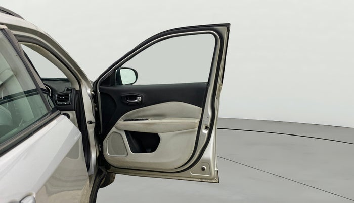 2017 Jeep Compass LIMITED 2.0 DIESEL 4X4, Diesel, Manual, 66,425 km, RHS Front Door