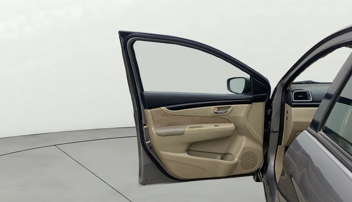 2016 Maruti Ciaz VDI+ SHVS, Diesel, Manual, 1,18,363 km, LHS Front Door