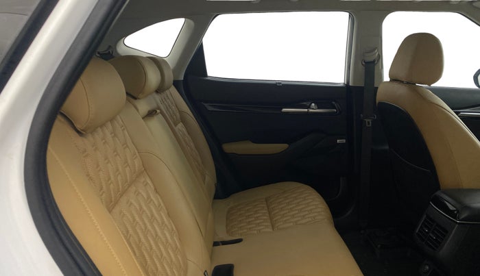 2022 KIA SELTOS HTX PLUS 1.5 DIESEL, Diesel, Manual, 1,36,501 km, Right Side Rear Door Cabin