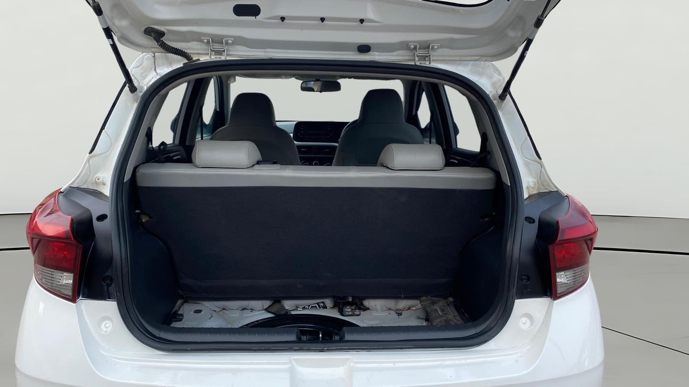2024 Hyundai GRAND I10 NIOS MAGNA 1.2 KAPPA VTVT, Petrol, Manual, 27,083 km, Boot Open Zoomed View