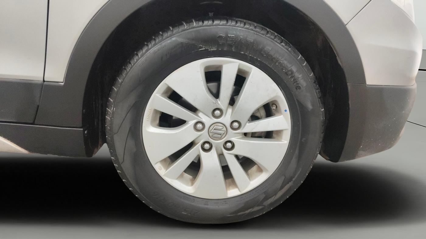 2015 Maruti S Cross ZETA 1.6, Diesel, Manual, 1,09,499 km, Right Front Wheel