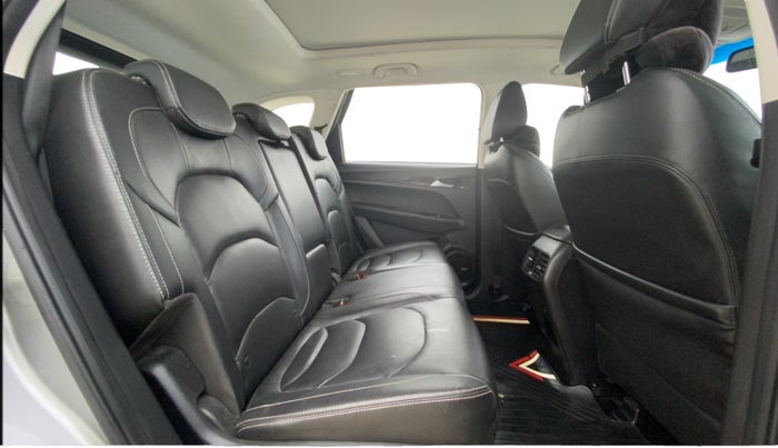 2019 MG HECTOR SHARP 2.0 DIESEL, Diesel, Manual, 70,930 km, Right Side Rear Door Cabin