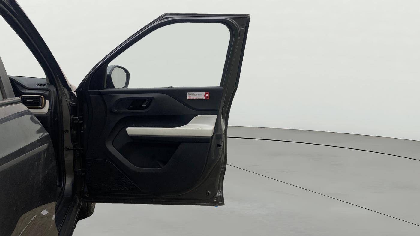 2022 Tata PUNCH ACCOMPLISHED AMT, Petrol, Automatic, 67,675 km, RHS Front Door