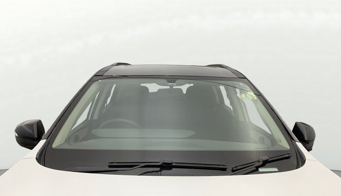 2023 Mahindra XUV700 AX 5 P MT 5 STR, Petrol, Manual, 26,910 km, Front Windshield