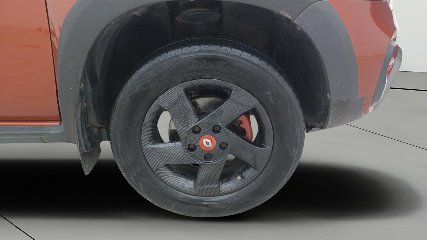 2020 Renault Duster RXE 1.3 TURBO PETROL MT, Petrol, Manual, 56,880 km, Right Front Wheel
