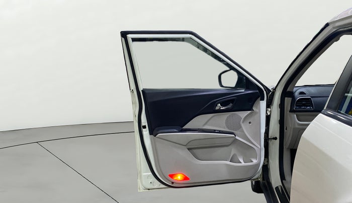 2021 Mahindra XUV300 W8 1.2 PETROL, Petrol, Manual, 67,830 km, LHS Front Door