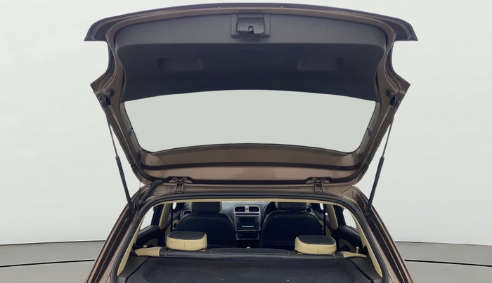 2016 Volkswagen Polo HIGHLINE1.2L, Petrol, Manual, 91,915 km, Boot Door Open