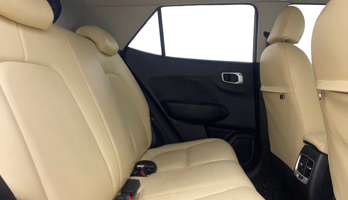 2020 Hyundai VENUE SX PLUS 1.0 TURBO DCT, Petrol, Automatic, 38,892 km, Right Side Rear Door Cabin