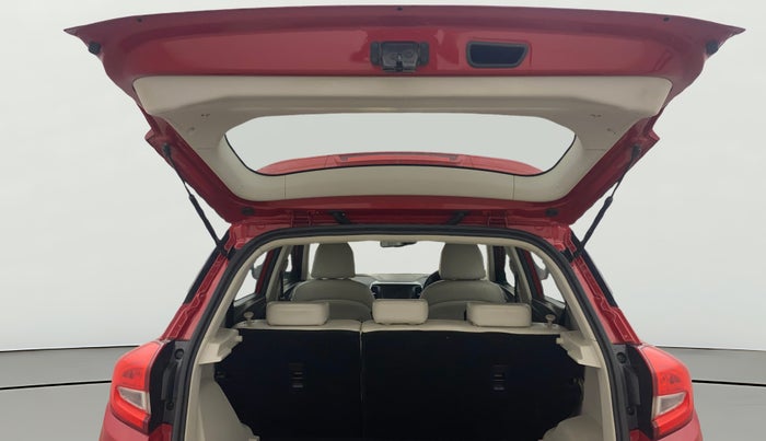 2021 Mahindra XUV300 W8 (O) 1.2 PETROL AMT, Petrol, Automatic, 59,338 km, Boot Door Open