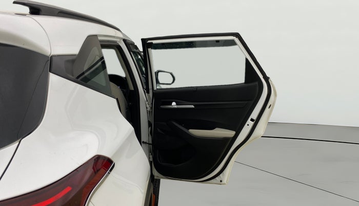 2022 KIA SELTOS HTK PLUS 1.5 IMT, Petrol, Manual, 46,999 km, RHS Rear Door