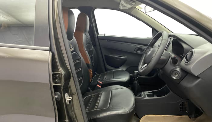 2016 Renault Kwid RXT 0.8, Petrol, Manual, 1,08,412 km, Right Side Front Door Cabin