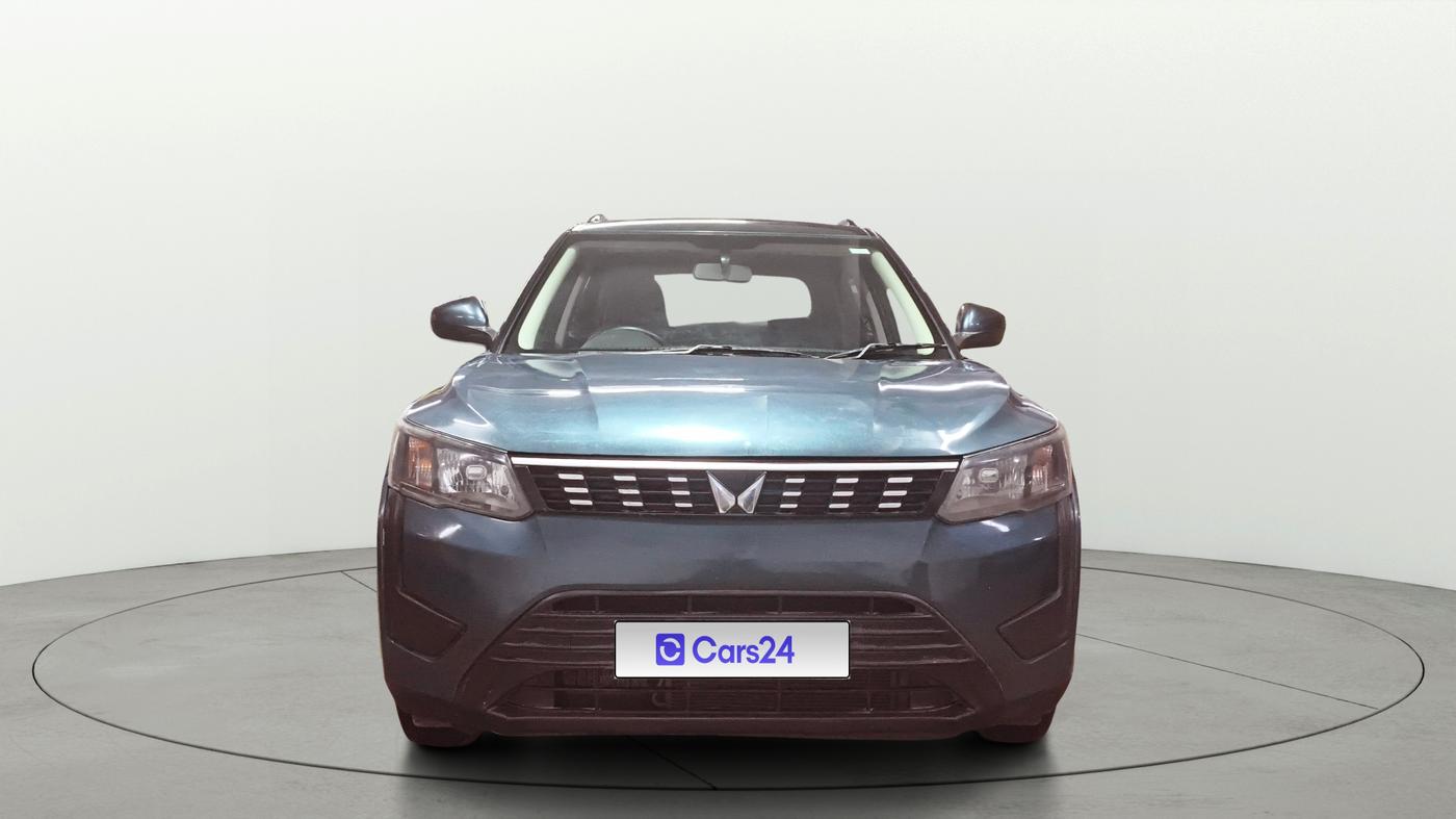 2023 Mahindra XUV300 W6 1.2 PETROL, Petrol, Manual, 36,754 km, Front