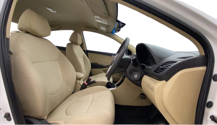 2015 Hyundai Verna FLUIDIC 1.6 CRDI SX, Diesel, Manual, 33,813 km, Right Side Front Door Cabin