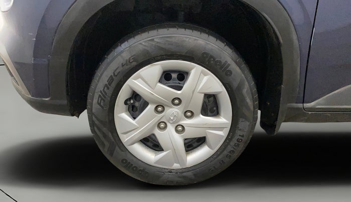 2021 Hyundai VENUE S 1.2, Petrol, Manual, 31,948 km, Left Front Wheel