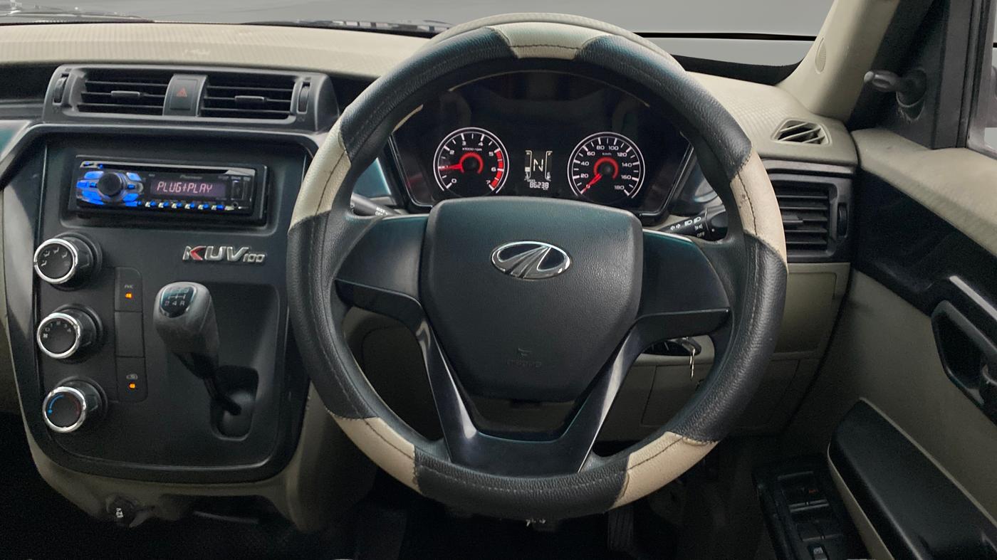 2017 Mahindra Kuv100 K2 PLUS D 6 STR, Diesel, Manual, 86,232 km, Steering Wheel Close Up