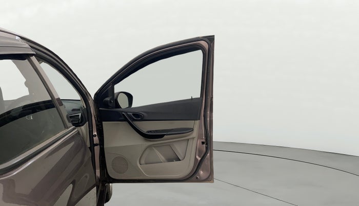 2019 Tata Tiago XT PETROL, CNG, Manual, 51,927 km, RHS Front Door