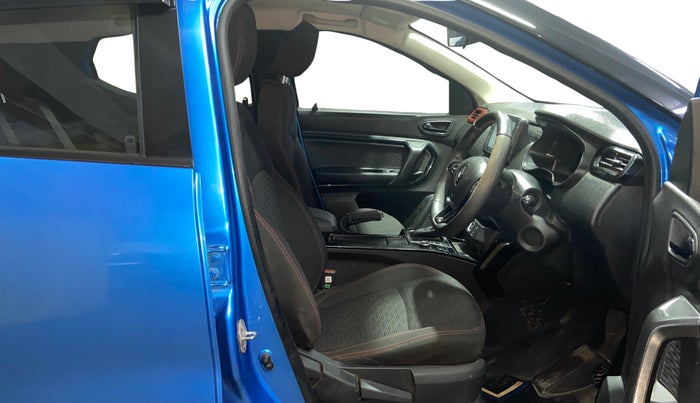 2022 Renault Kiger RXZ AMT DUAL TONE, Petrol, Automatic, 44,362 km, Right Side Front Door Cabin