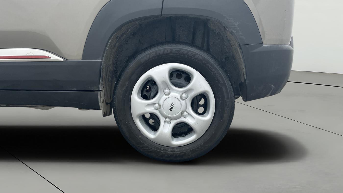 2024 Maruti BREZZA VXI, Petrol, Manual, 11,457 km, Left Rear Wheel