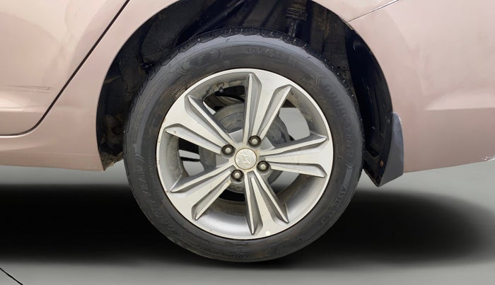 2017 Hyundai Verna 1.6 VTVT SX, Petrol, Manual, 59,816 km, Left Rear Wheel