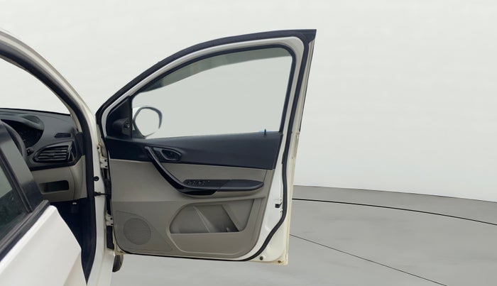 2016 Tata Tiago XT DIESEL, Diesel, Manual, 60,451 km, RHS Front Door