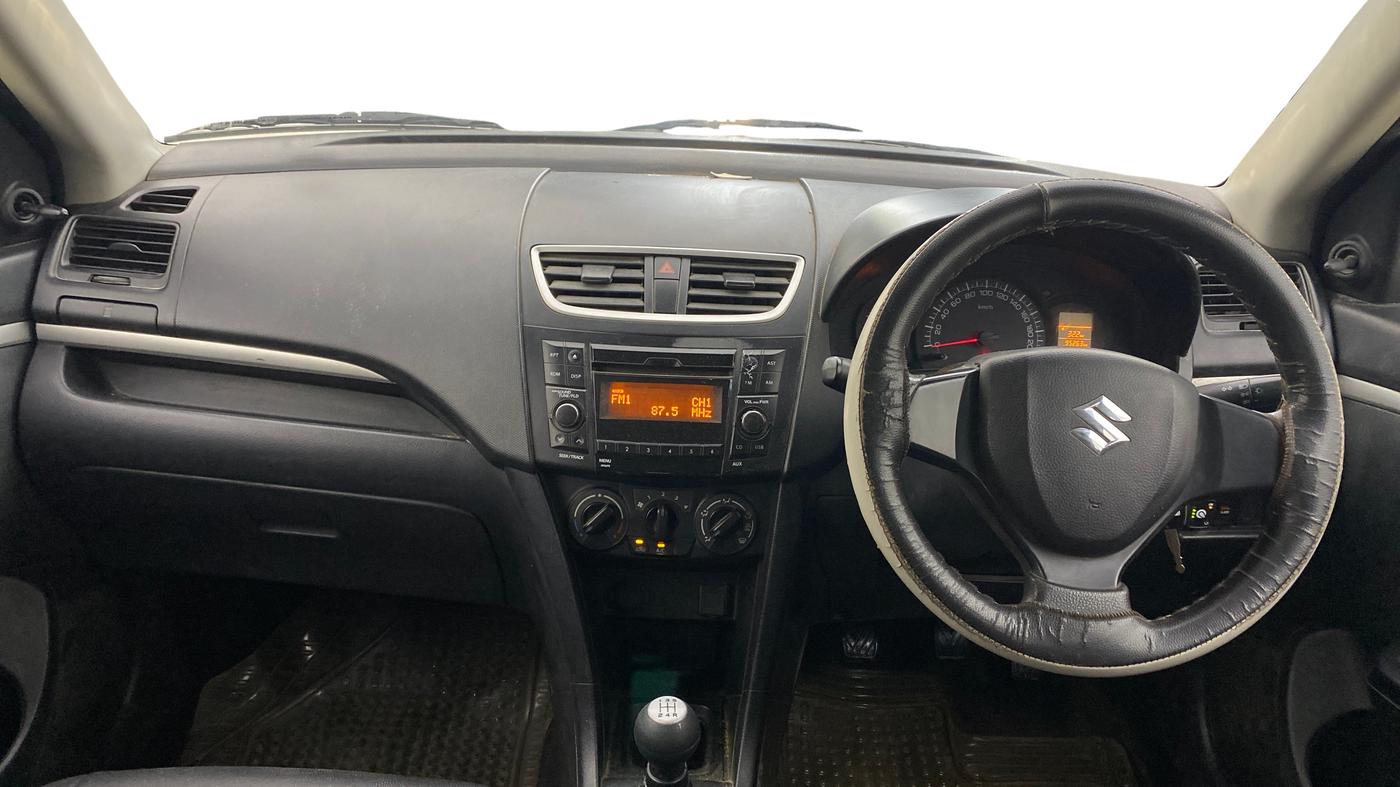 2016 Maruti Swift LXI, CNG, Manual, 95,263 km, Dashboard