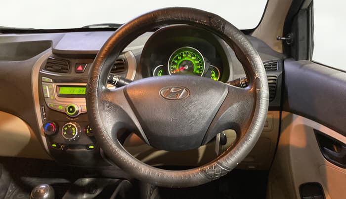 2017 Hyundai Eon MAGNA +, Petrol, Manual, 29,507 km, Steering Wheel Close Up