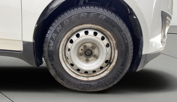 2019 Mahindra MARAZZO M2 8 STR, Diesel, Manual, 26,273 km, Right Front Wheel