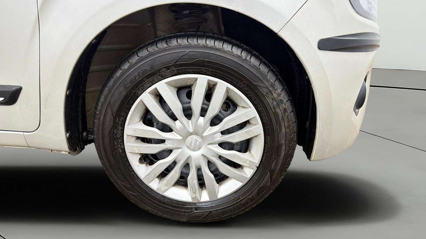 2020 Maruti New Wagon-R VXI 1.0, Petrol, Manual, 38,209 km, Right Front Wheel