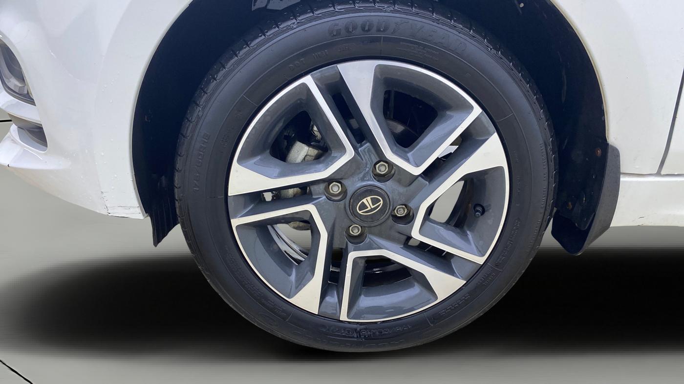2024 Tata Tiago XZA PLUS PETROL, Petrol, Automatic, 14,540 km, Left Front Wheel