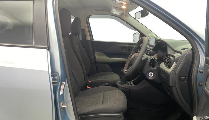 2021 Tata PUNCH ADVENTURE MT, Petrol, Manual, 57,143 km, Right Side Front Door Cabin