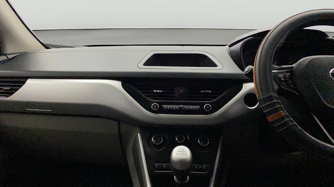 2018 Tata NEXON XM PETROL, Petrol, Manual, 62,090 km, Air Conditioner