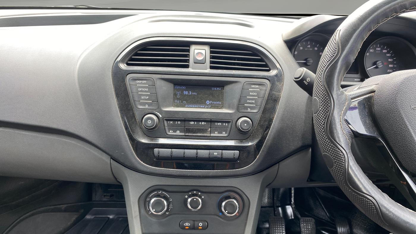 2018 Tata TIGOR XM PETROL, CNG, Manual, 92,069 km, Air Conditioner
