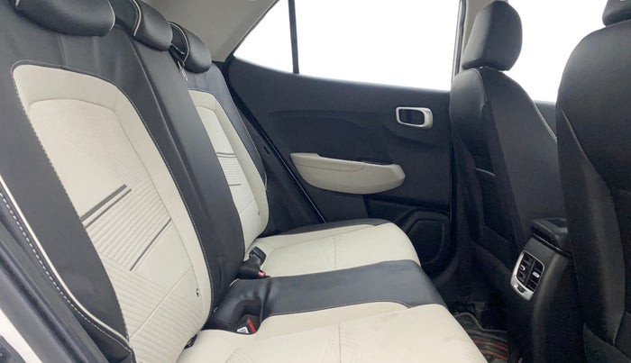 2023 Hyundai VENUE SX (O) 1.0 TURBO DCT, Petrol, Automatic, 10,401 km, Right Side Rear Door Cabin