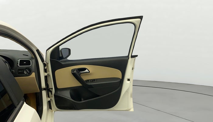 2017 Volkswagen Ameo HIGHLINE1.2L, Petrol, Manual, 1,02,380 km, RHS Front Door