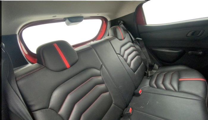 2017 Renault Kwid RXT 1.0 AMT, Petrol, Automatic, 70,086 km, Right Side Rear Door Cabin