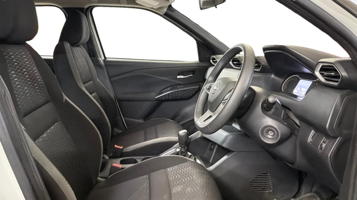 2024 Nissan MAGNITE Acenta B4D 1.0 Petrol AMT, Petrol, Automatic, 6,514 km, Right Side Front Door Cabin