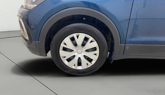 2025 Volkswagen TAIGUN COMFORTLINE 1.0 TSI MT, Petrol, Manual, 12,659 km, Left Front Wheel