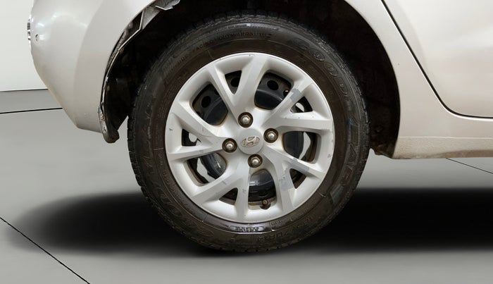 2017 Hyundai Grand i10 SPORTZ 1.2 KAPPA VTVT, Petrol, Manual, 98,050 km, Right Rear Wheel